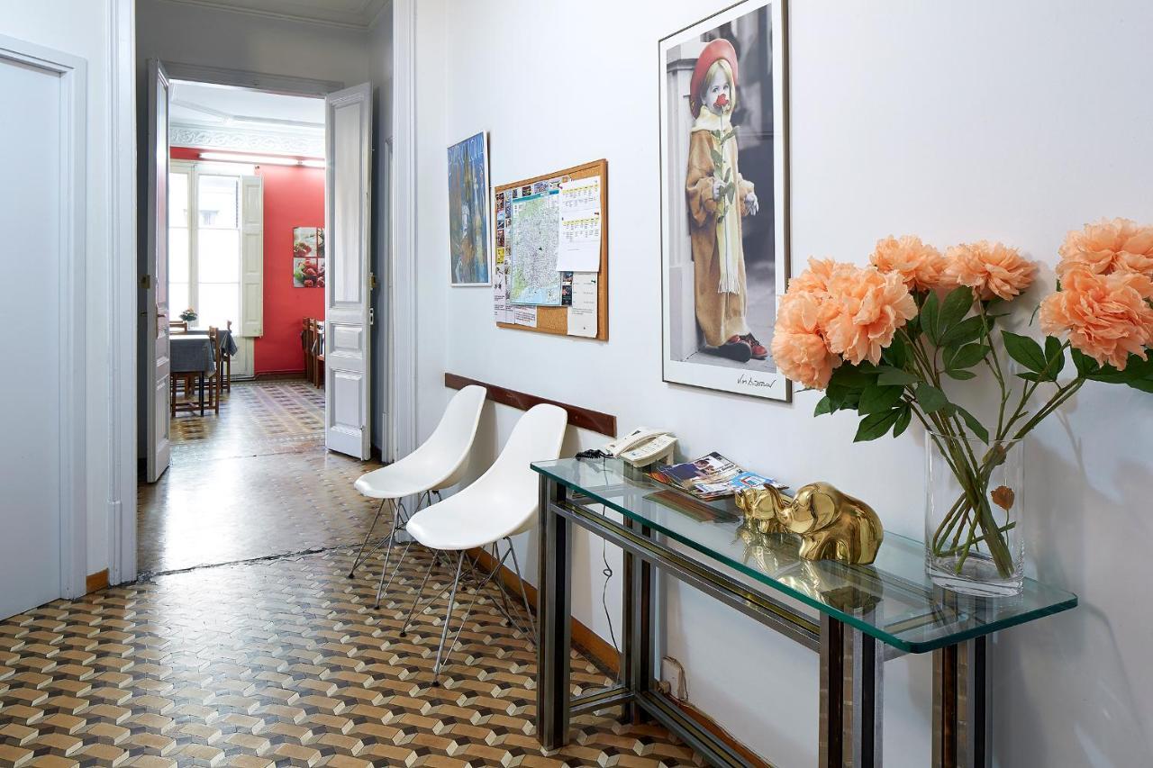 B&B Estudiantes Balmes Barcelona Exterior photo
