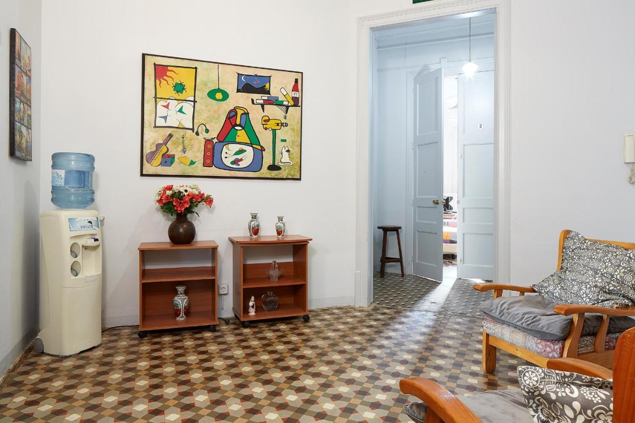 B&B Estudiantes Balmes Barcelona Exterior photo