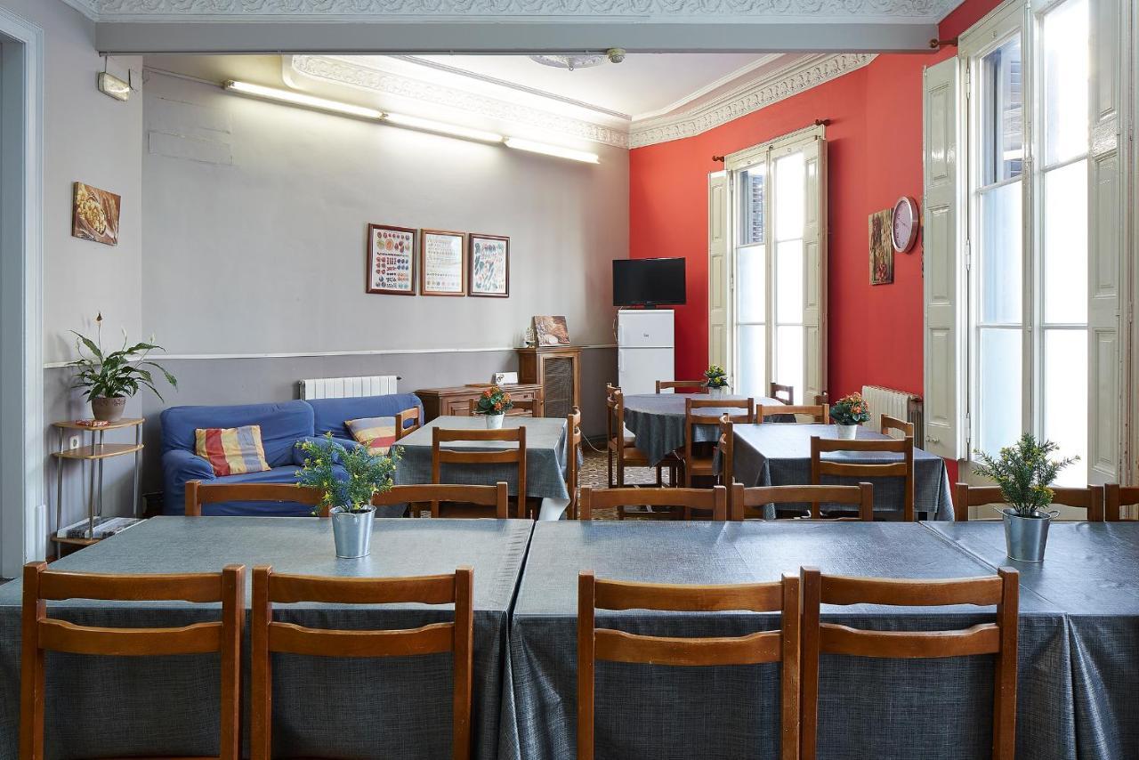 B&B Estudiantes Balmes Barcelona Exterior photo