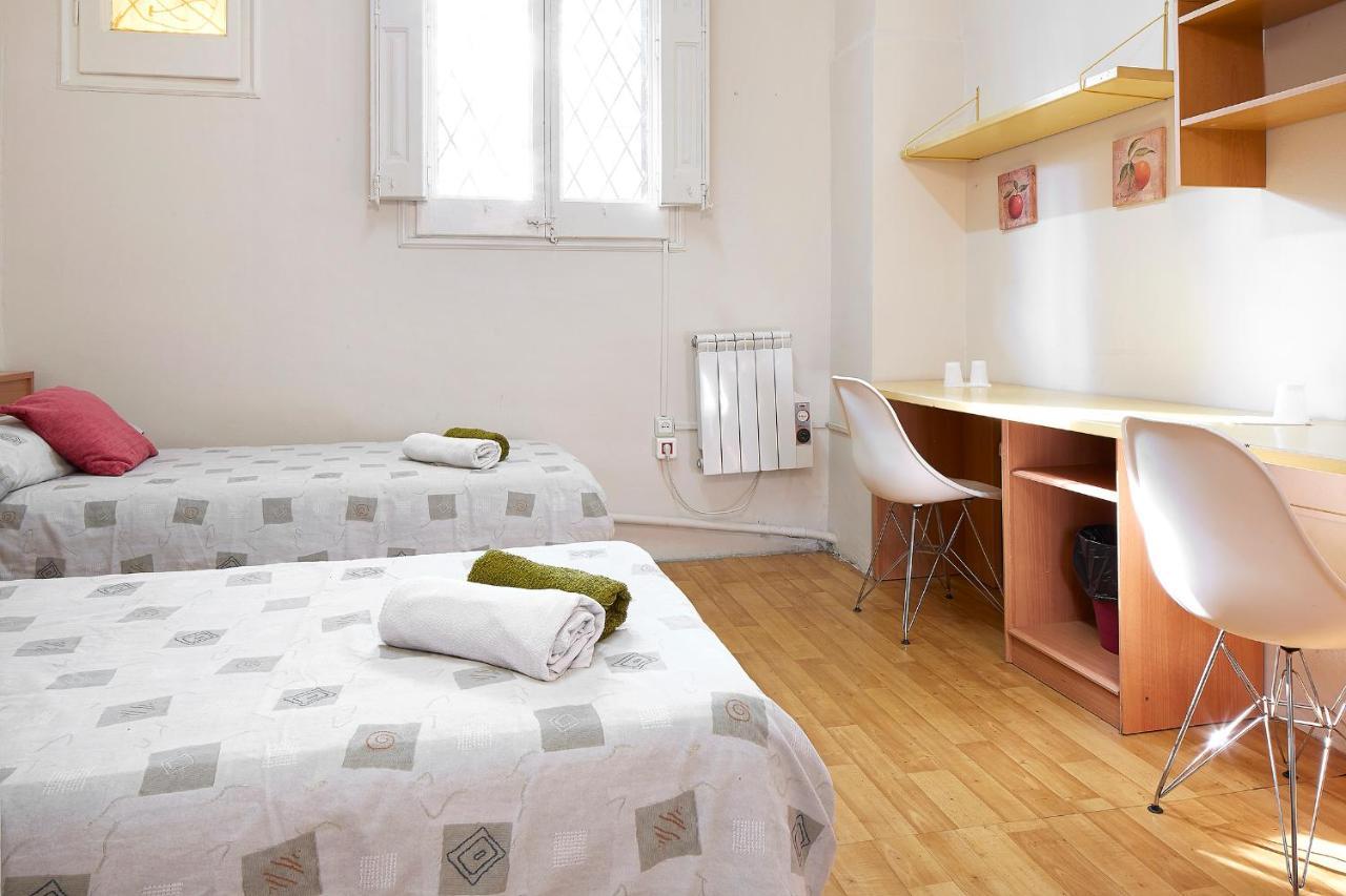 B&B Estudiantes Balmes Barcelona Exterior photo