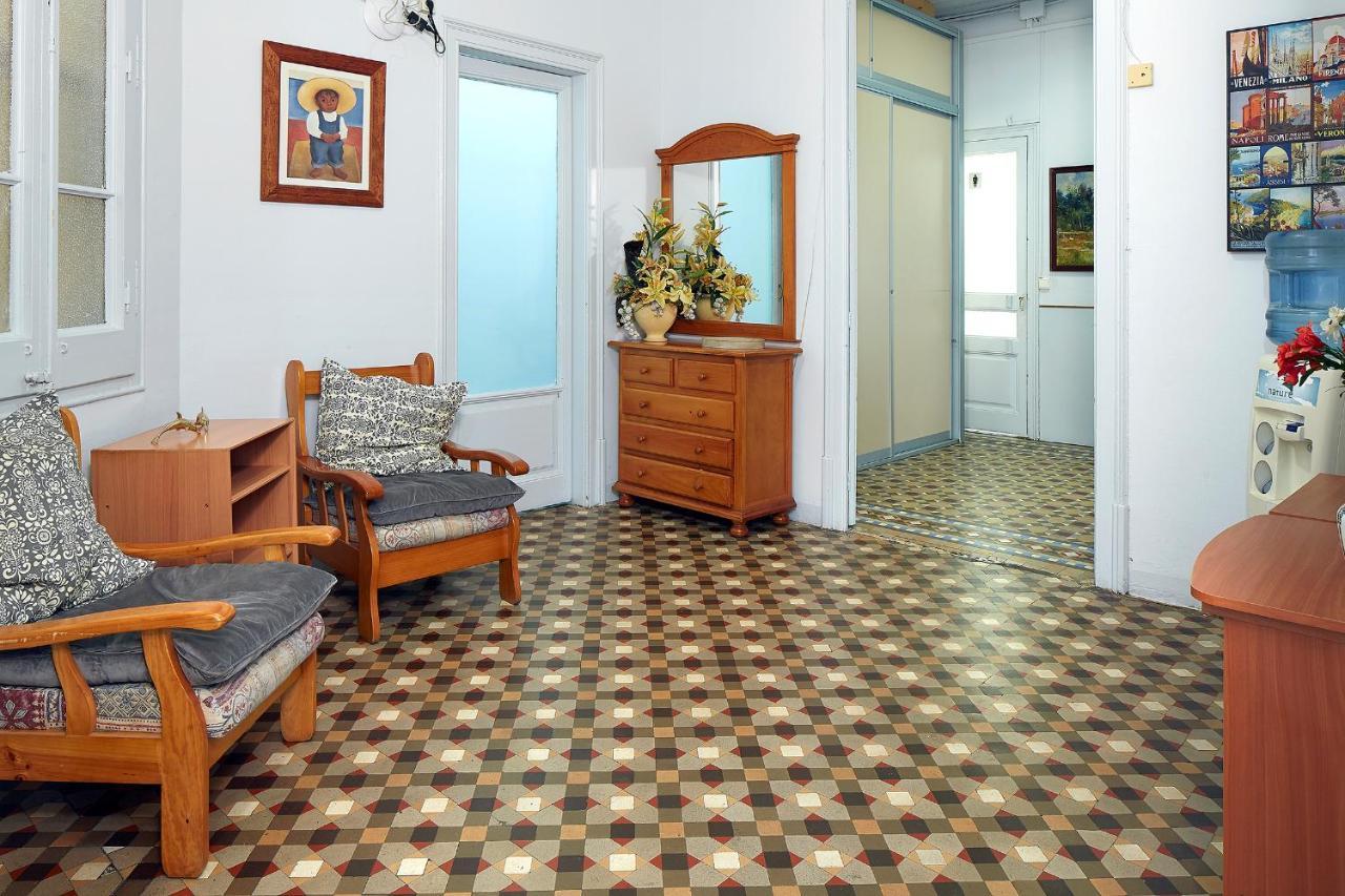 B&B Estudiantes Balmes Barcelona Exterior photo