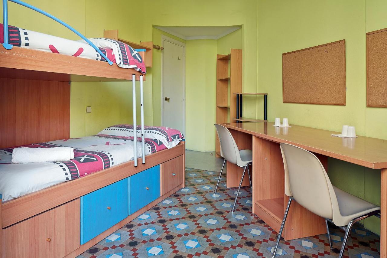 B&B Estudiantes Balmes Barcelona Exterior photo